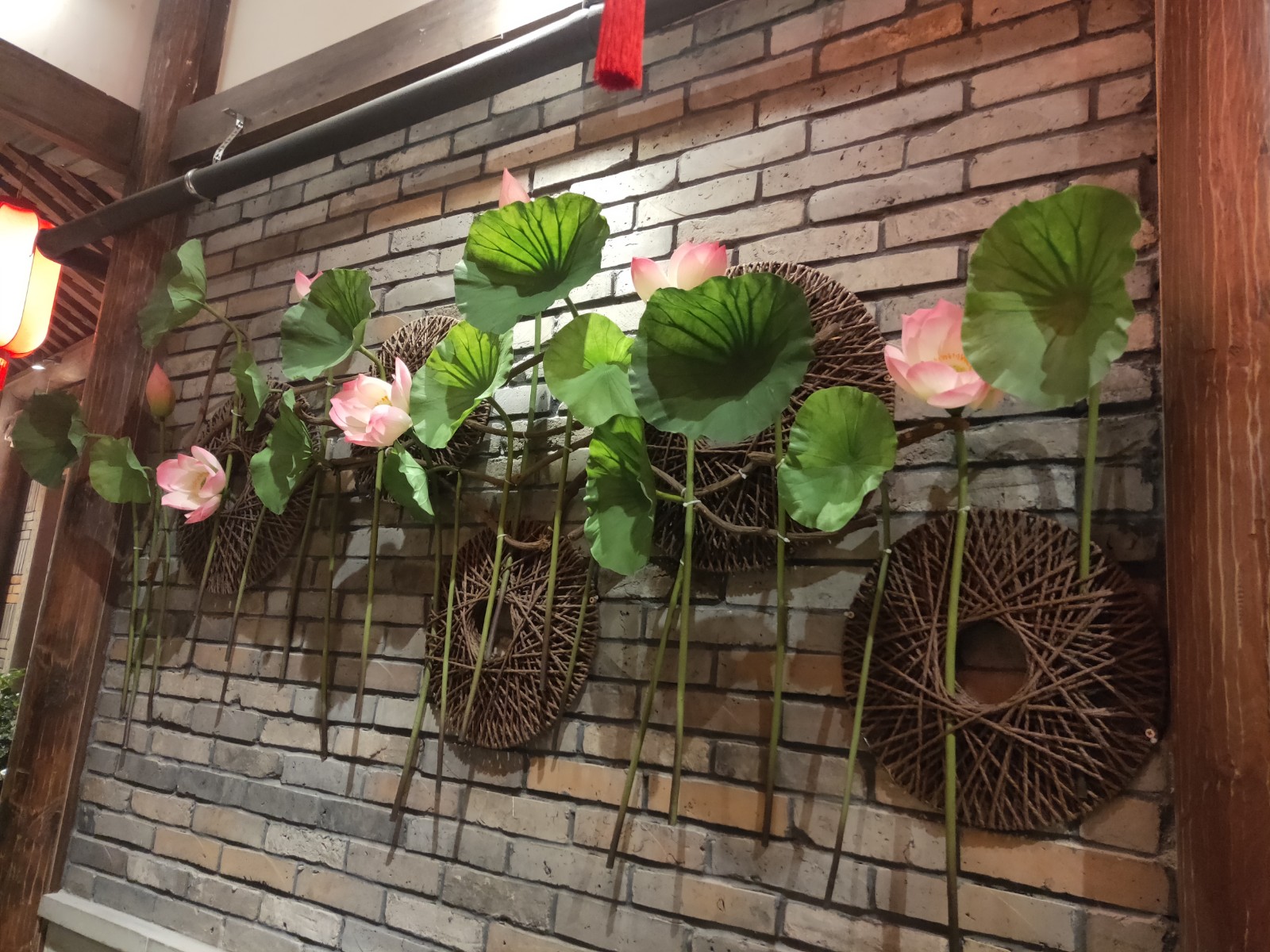 小龙坎火锅员工店的墙面装饰 (2).jpg
